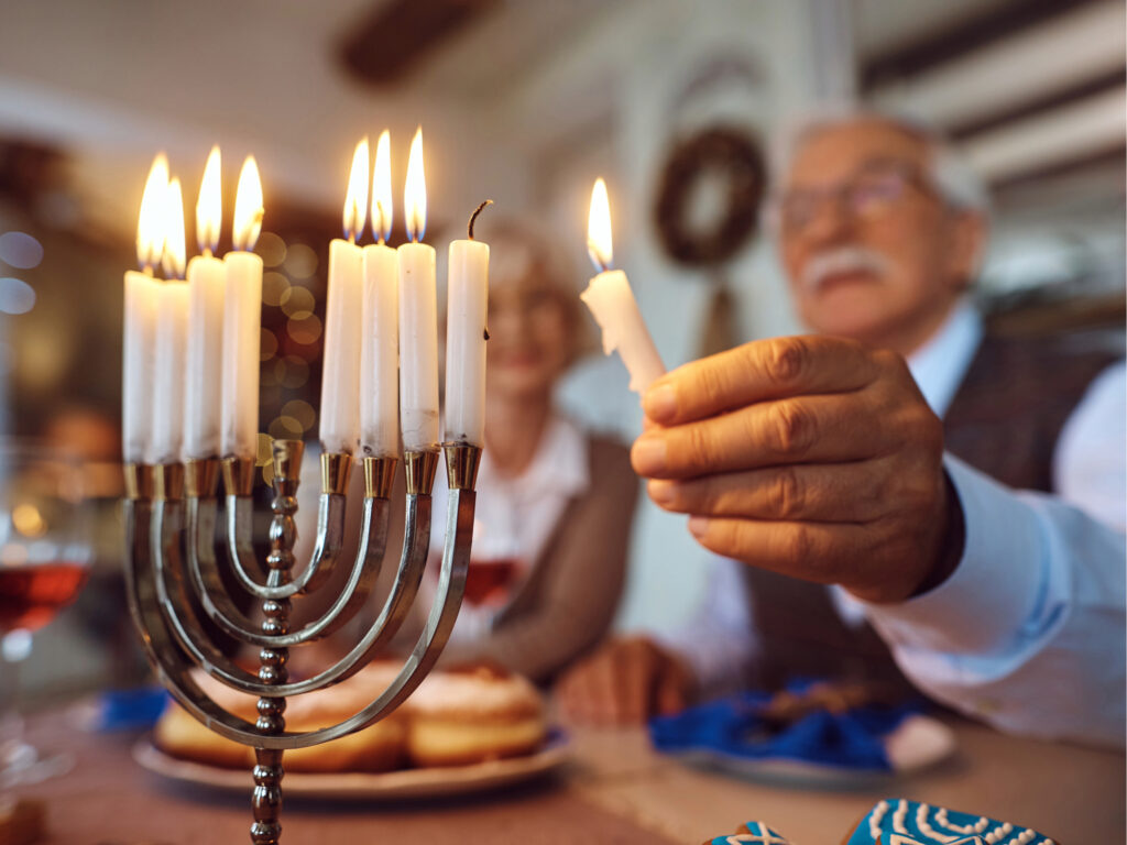 Nuevo sello de Hanukkah celebra la diversidad y la tradición en Estados Unidos