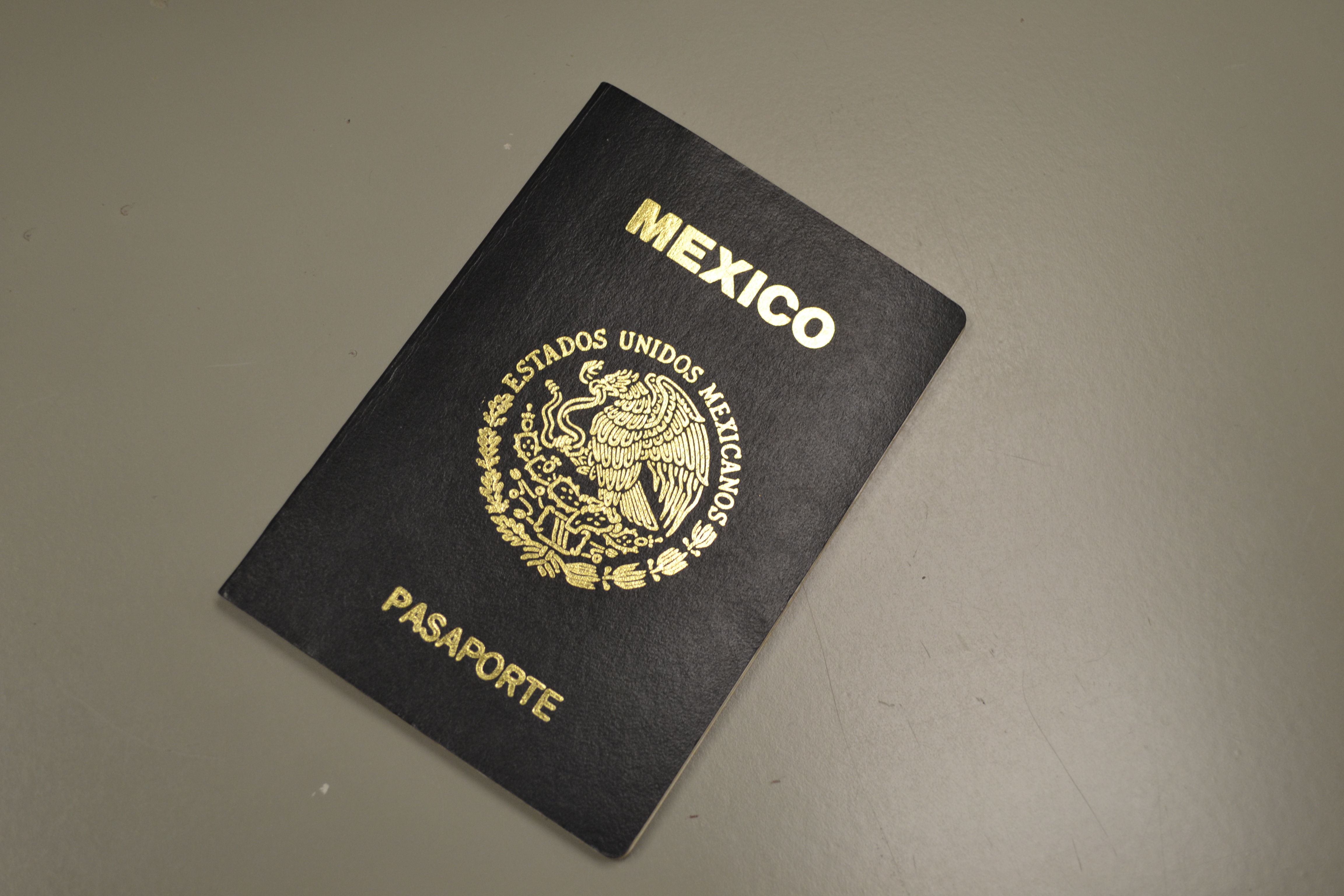 Pasaporte De México - Hispanos Press