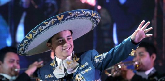 La historia del niño mexicano que prestó su voz a "Coco"