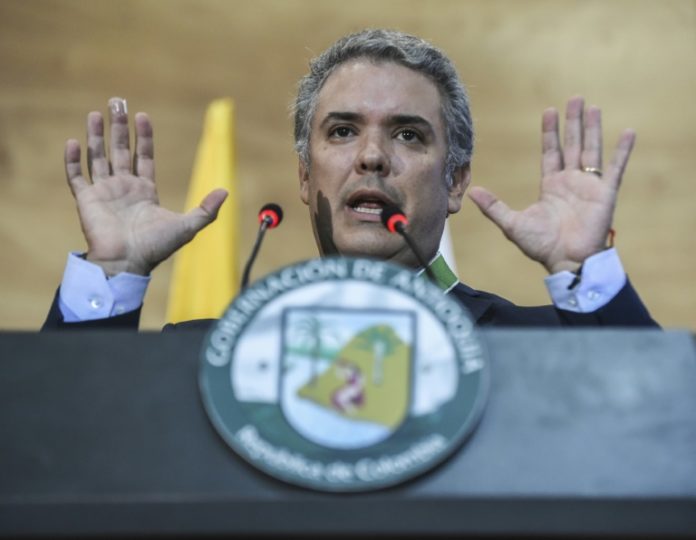 Empresario opuesto al pacto de paz será ministro de Defensa en Colombia