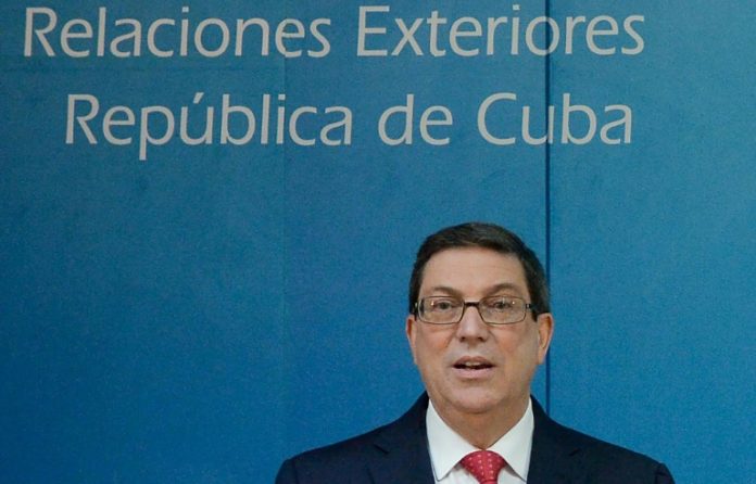 Cuba desmiente "calumnia" de EEUU sobre presencia militar cubana en Venezuela