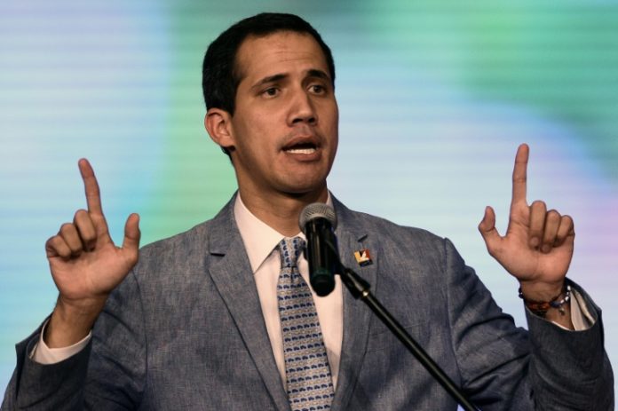 Otro alto oficial militar desconoce a Maduro y respalda a Guaidó en Venezuela