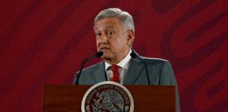 López Obrador inaugura obras de polémica refinería en el sur de México