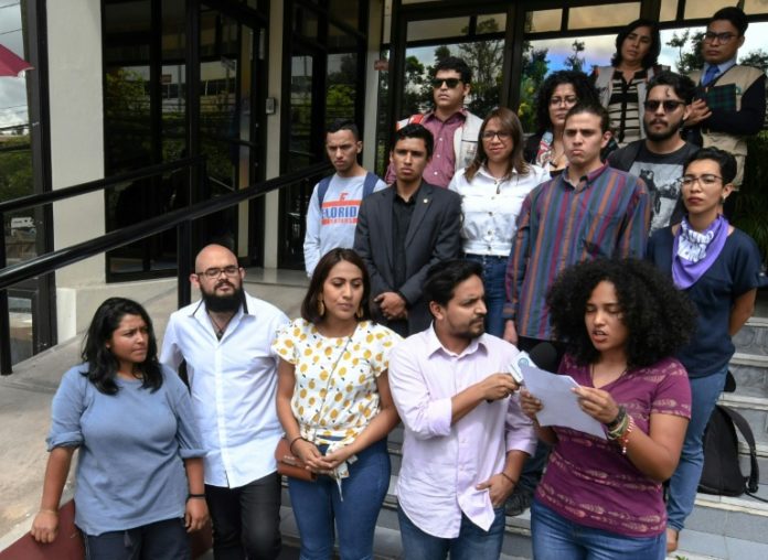 Estudiantes hondureños exigen investigar si existen "escuadrones de la muerte"