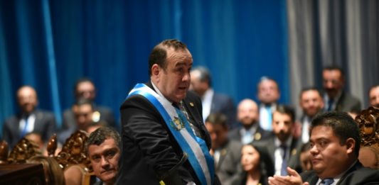 Giammattei asume presidencia de Guatemala con promesas de atacar pobreza y corrupción