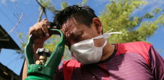 "El pulmón del mundo se queda sin oxígeno", dice médico en la Amazonía peruana