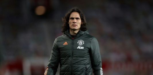 Fútbol uruguayo defiende a Cavani tras sanción de Federación Inglesa