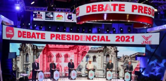 Peruanos eligen entre 18 candidatos para presidente