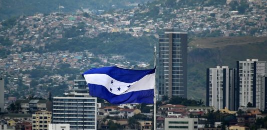 Honduras elige nuevo presidente en un clima de zozobra