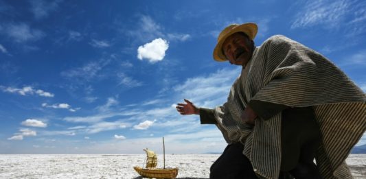 Una cultura milenaria desaparece junto con el lago Poopó en Bolivia