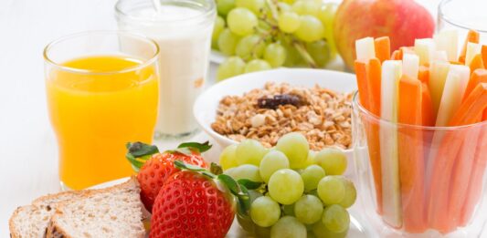 Importancia de las meriendas saludables para los niños en vacaciones