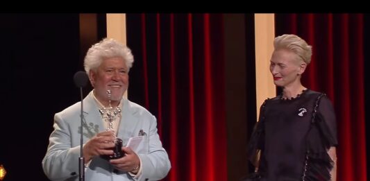 Pedro Almodóvar celebra la libertad y la vida a través del cine en el Festival de San Sebastián