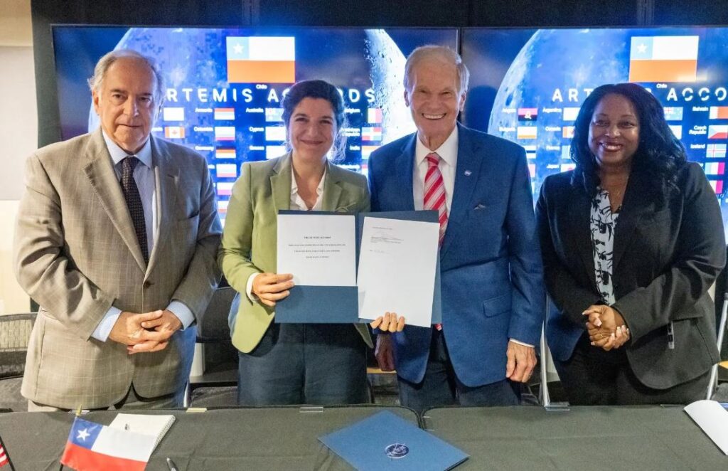 Chile y la NASA fortalecen lazos con la firma de los Acuerdos Artemis