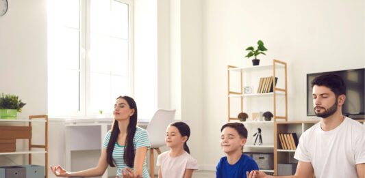 Cómo el yoga mejora la salud física y mental de los niños