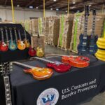 Descubren cargamento de guitarras Gibson falsas valoradas en más de 18 millones de dólares