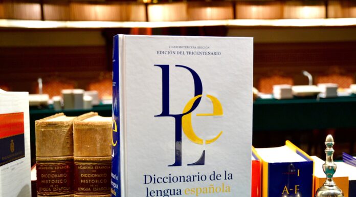 El Diccionario de la lengua española (DLE) amplía su vocabulario y moderniza su plataforma