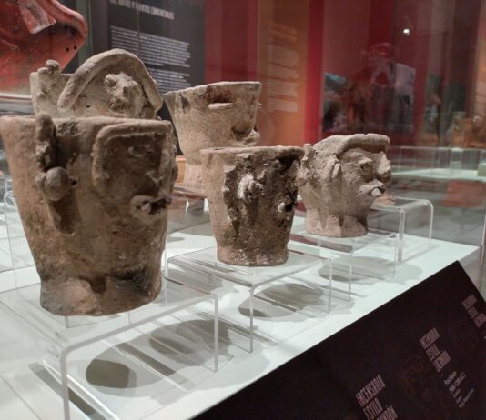 Entre dioses y mercaderes La exposición de Ek Chuah y el legado comercial maya en Yucatán