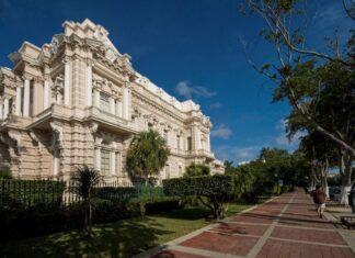 Un viaje por la historia de Mérida en la nueva sala del Palacio Cantón