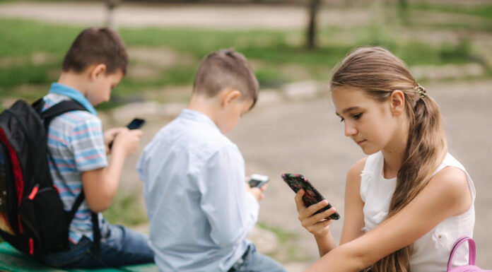 Ventajas y desventajas de los teléfonos celulares para niños