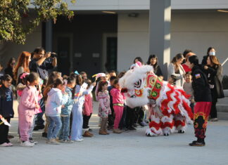 Anaheim celebra el Año Nuevo Lunar con un evento educativo y cultural en la Escuela Primaria Roosevelt