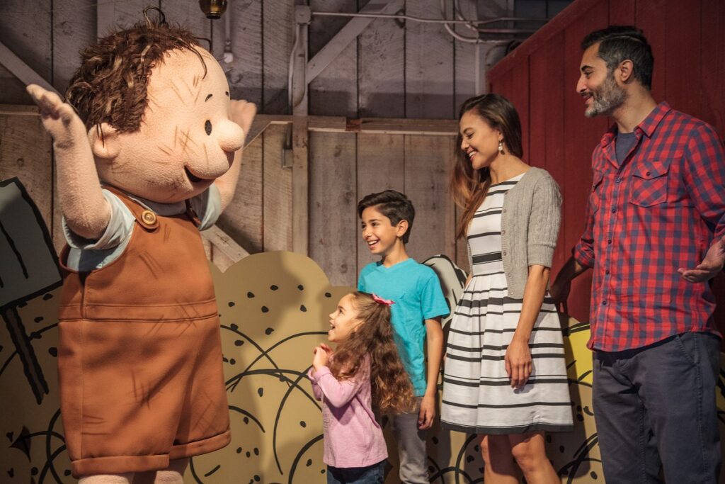 Knott’s Berry Farm celebra los 75 años de PEANUTS con nuevas exhibiciones y espectáculos