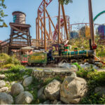 Knott’s Berry Farm y Six Flags Magic Mountain buscan empleados para la temporada 2025