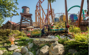 Knott’s Berry Farm y Six Flags Magic Mountain buscan empleados para la temporada 2025