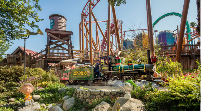 Knott’s Berry Farm y Six Flags Magic Mountain buscan empleados para la temporada 2025