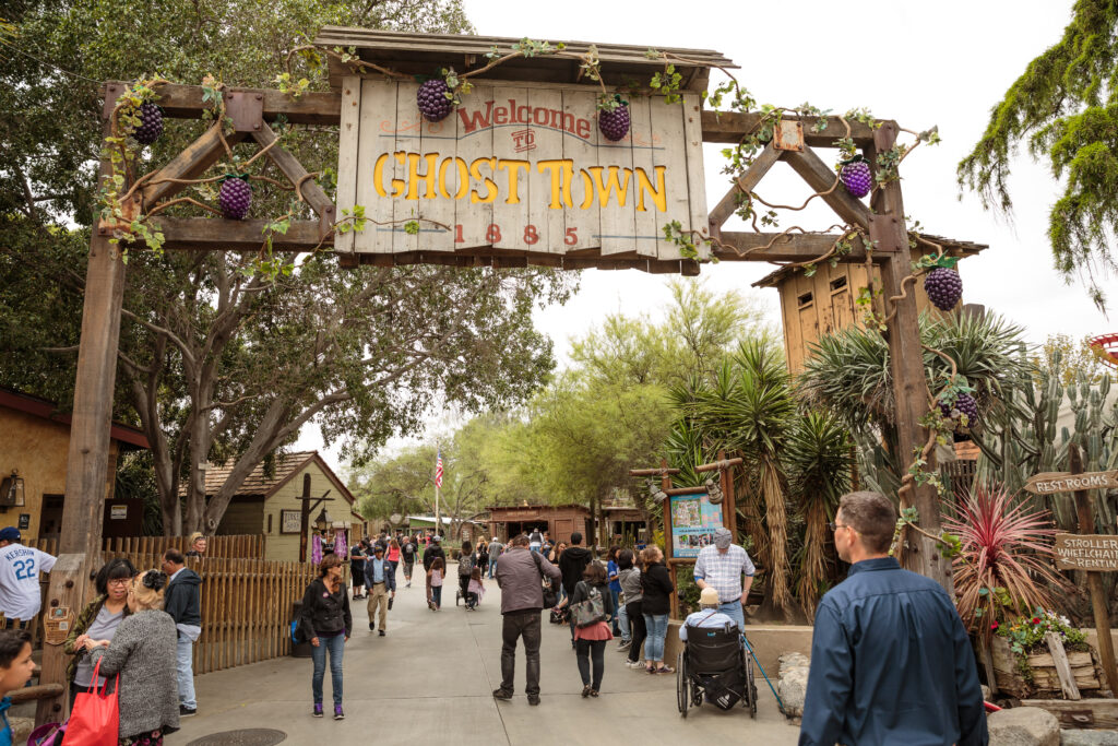 Knott's celebra 10 años del Festival Boysenberry con sabores, música y diversión sin límites